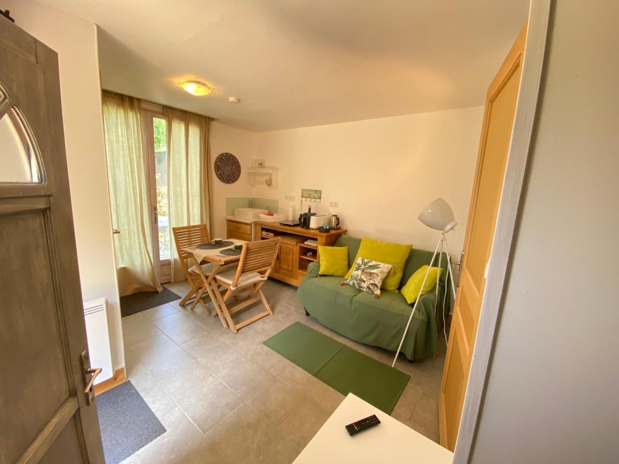 Les Trois Jardins Avec Wifi Et Parking Gratuit Holiday home